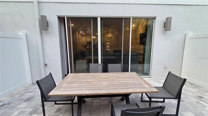 Image No.15-3 Bed Townhouse for sale