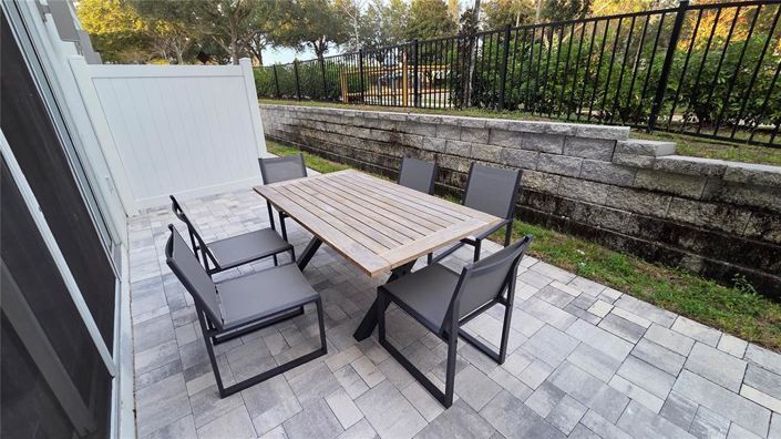 Image No.17-3 Bed Townhouse for sale