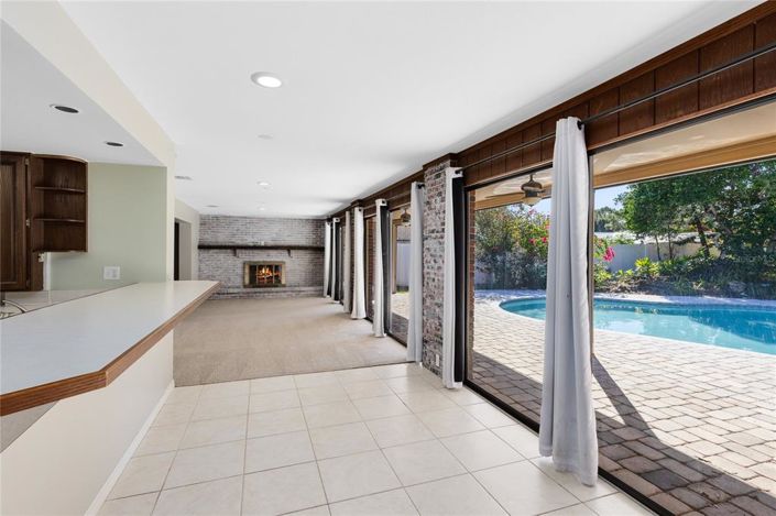 Image No.10-4 Bed Property for sale