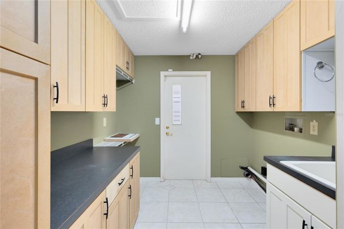 Image No.23-4 Bed Property for sale