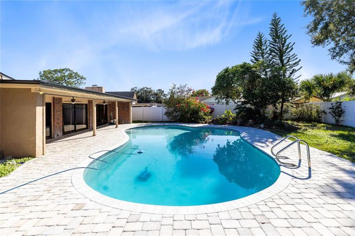 Image No.25-4 Bed Property for sale