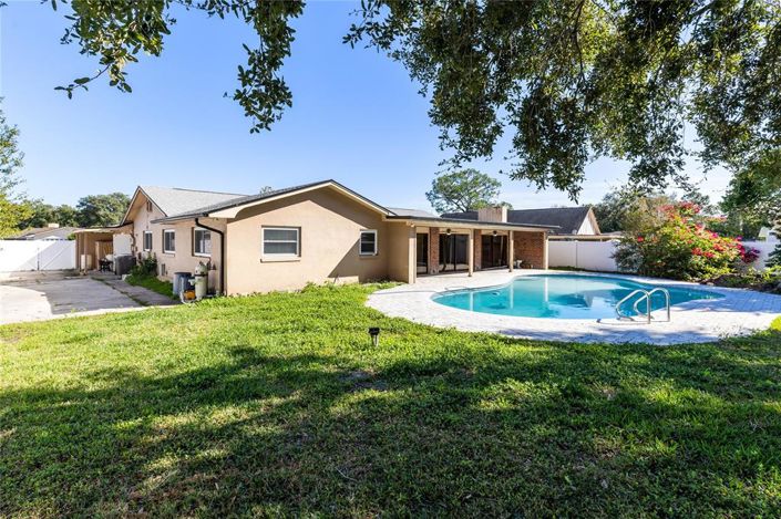 Image No.26-4 Bed Property for sale