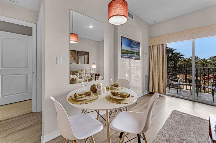 Image No.10-2 Bed Property for sale