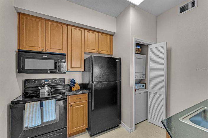 Image No.25-2 Bed Property for sale