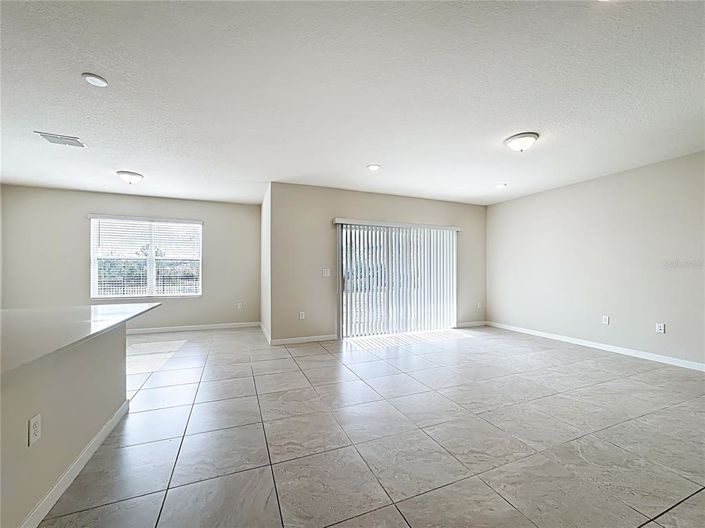 Image No.5-5 Bed Property for sale