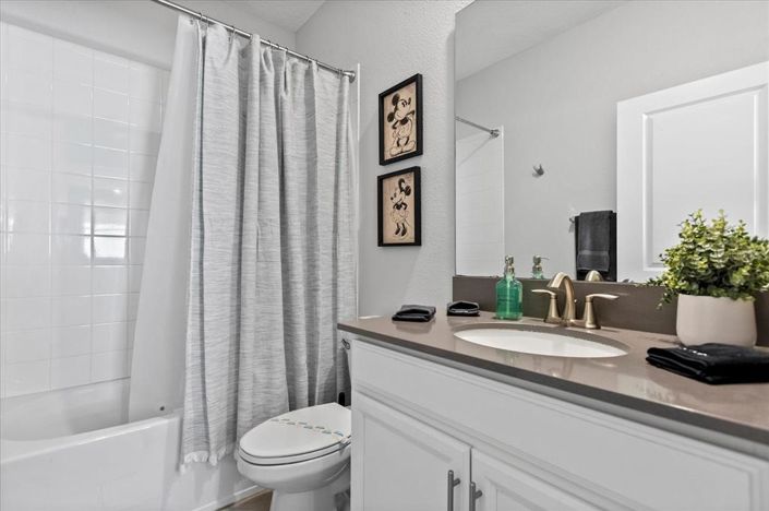 Image No.18-6 Bed Property for sale