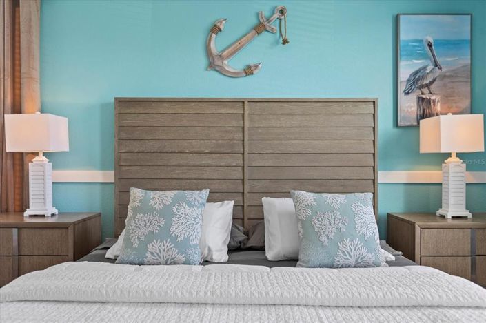 Image No.22-6 Bed Property for sale