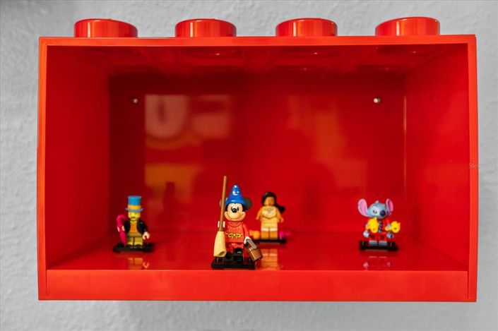 Image No.25-6 Bed Property for sale