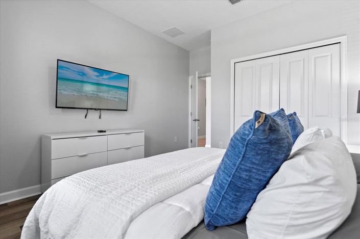 Image No.28-6 Bed Property for sale