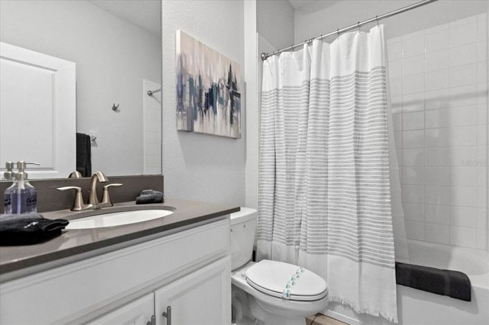 Image No.30-6 Bed Property for sale