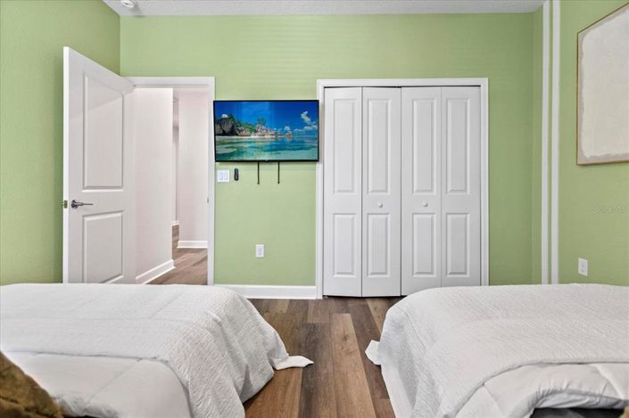 Image No.39-6 Bed Property for sale