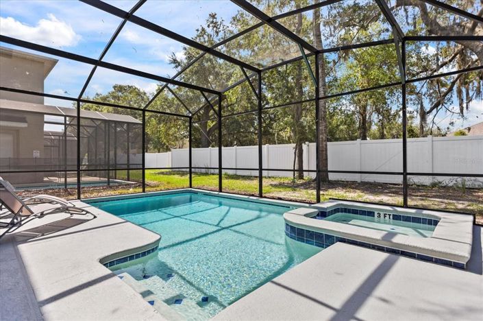 Image No.52-6 Bed Property for sale