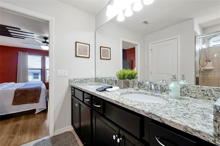 Image No.38-5 Bed Property for sale