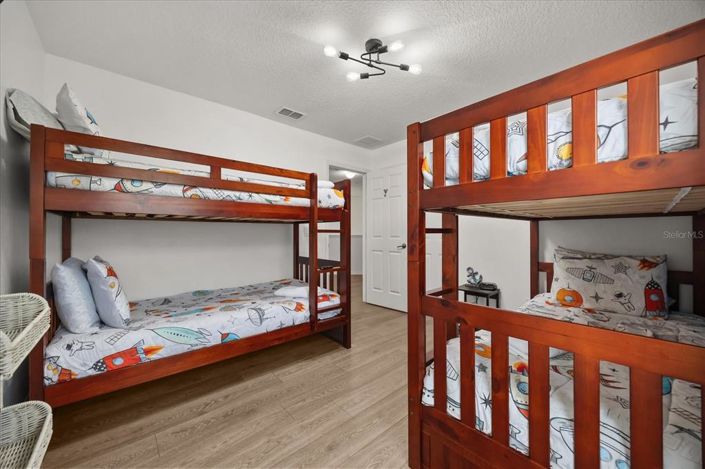 Image No.18-4 Bed Property for sale