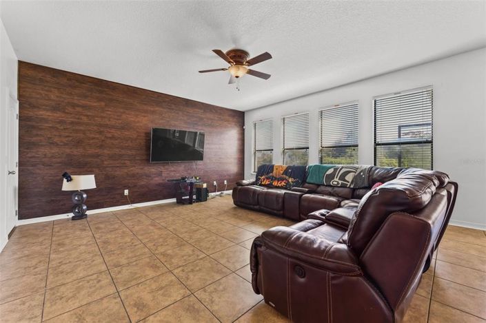 Image No.13-4 Bed Property for sale