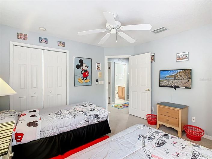 Image No.28-5 Bed Property for sale