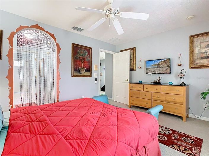 Image No.36-5 Bed Property for sale