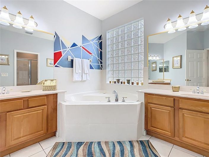 Image No.46-5 Bed Property for sale