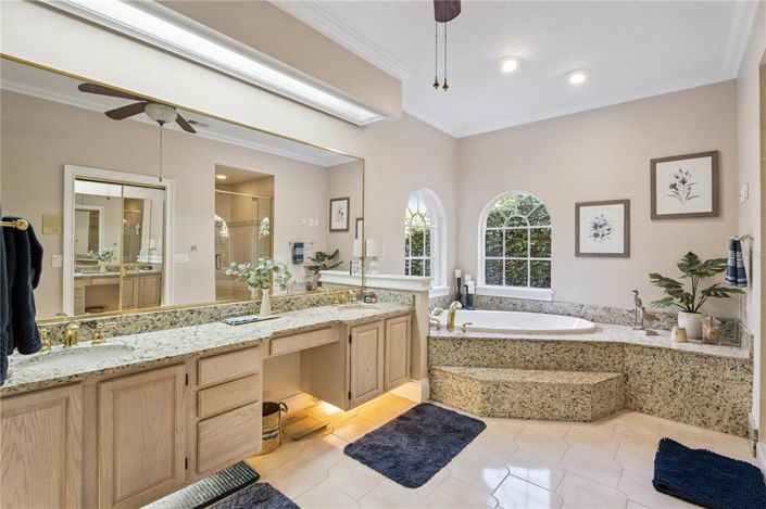 Image No.22-4 Bed Property for sale