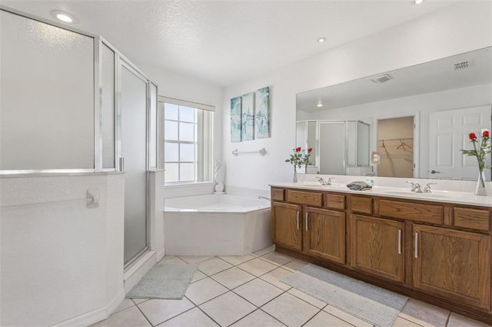 Image No.28-5 Bed Property for sale