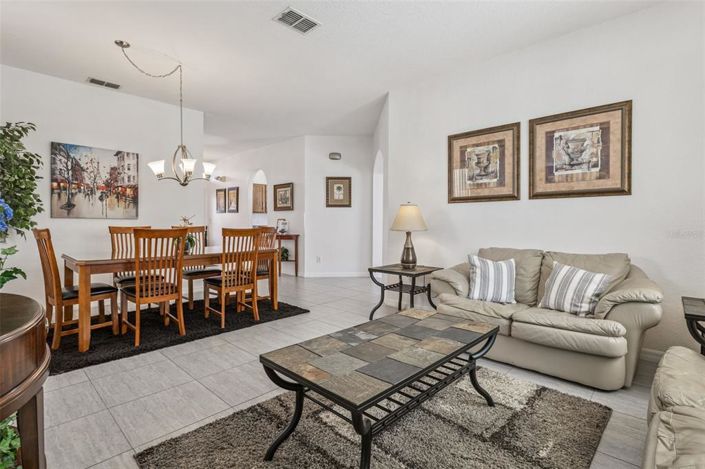 Image No.7-5 Bed Property for sale