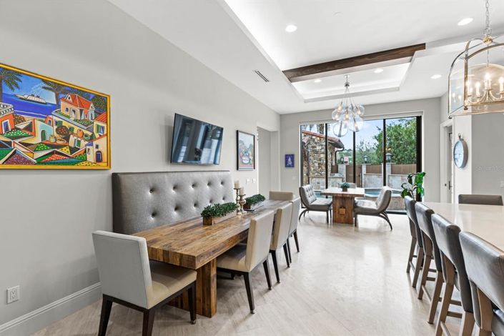 Image No.15-6 Bed Property for sale