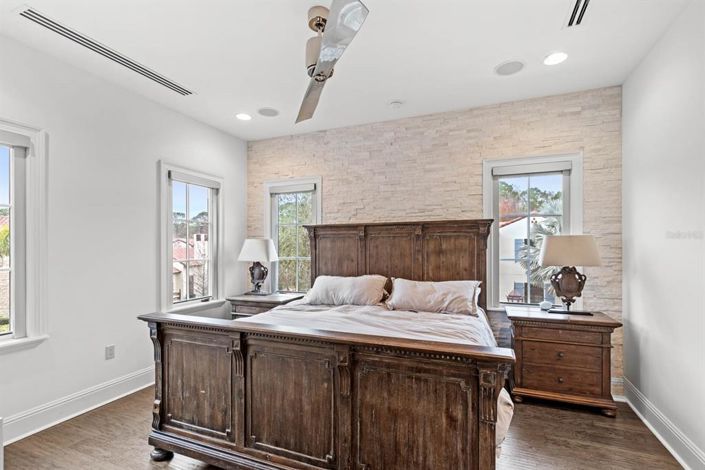 Image No.28-6 Bed Property for sale