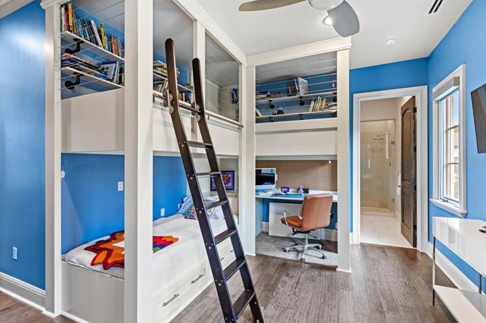 Image No.34-6 Bed Property for sale