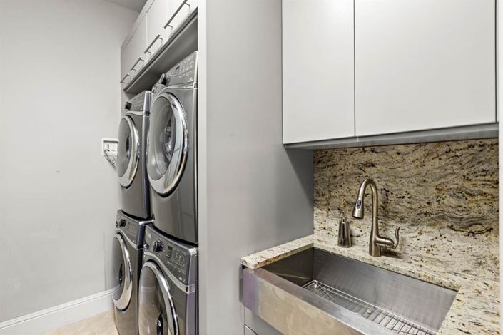 Image No.36-6 Bed Property for sale