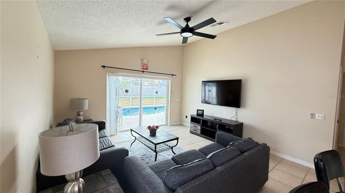 Image No.11-Propriété de 4 chambres à vendre à Kissimmee