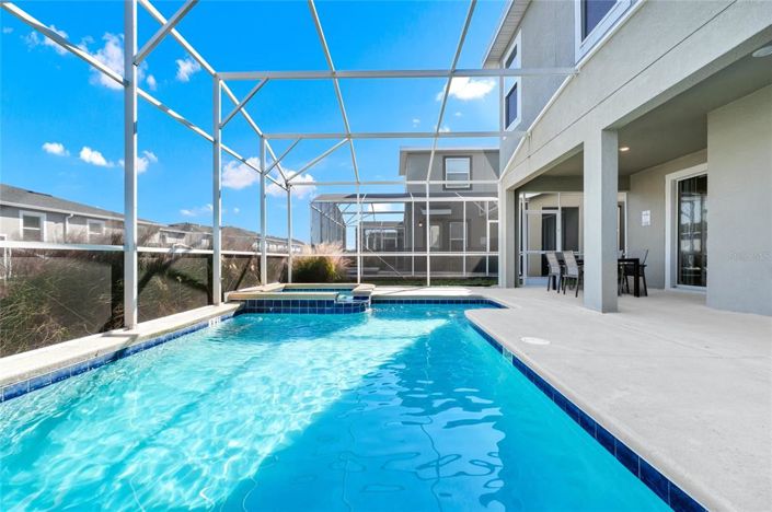 Image No.18-6 Bed Property for sale