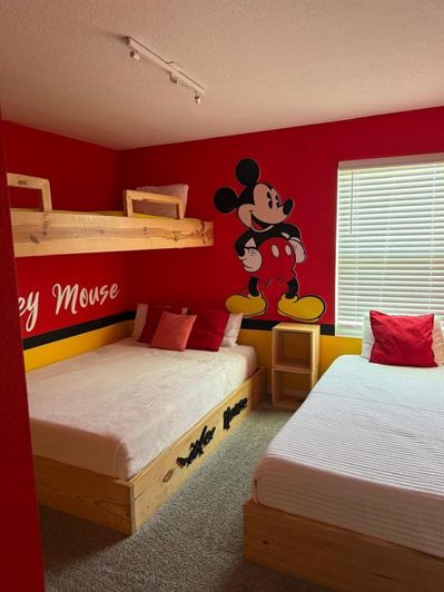 Image No.23-6 Bed Property for sale