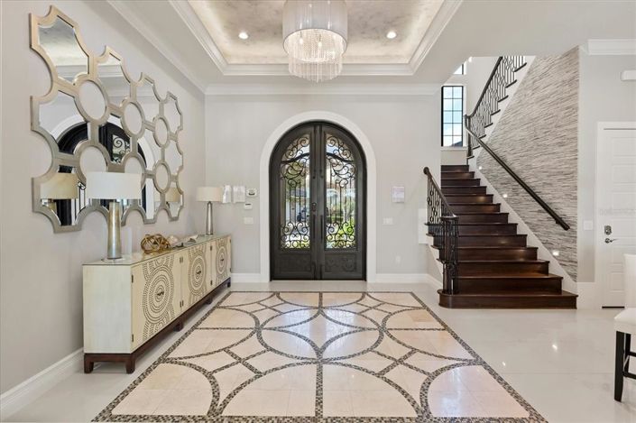 Image No.29-8 Bed Property for sale