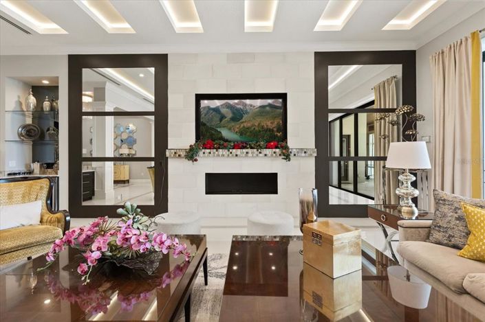 Image No.32-8 Bed Property for sale