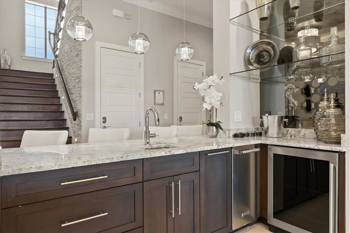 Image No.34-8 Bed Property for sale