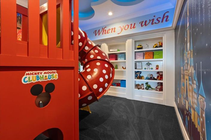 Image No.48-8 Bed Property for sale