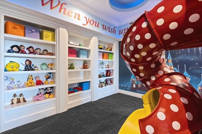 Image No.52-8 Bed Property for sale