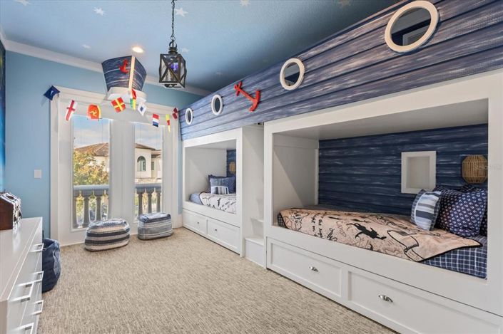 Image No.54-8 Bed Property for sale