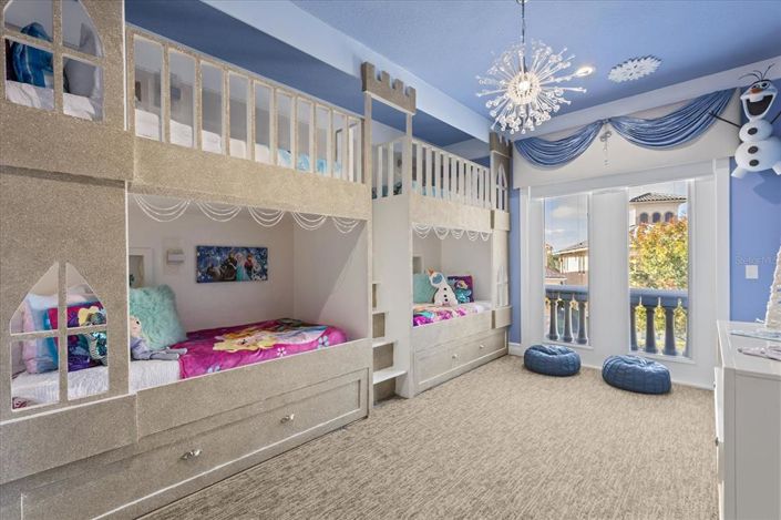 Image No.58-8 Bed Property for sale