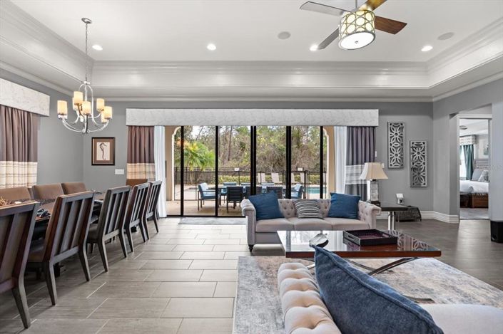 Image No.14-8 Bed Property for sale