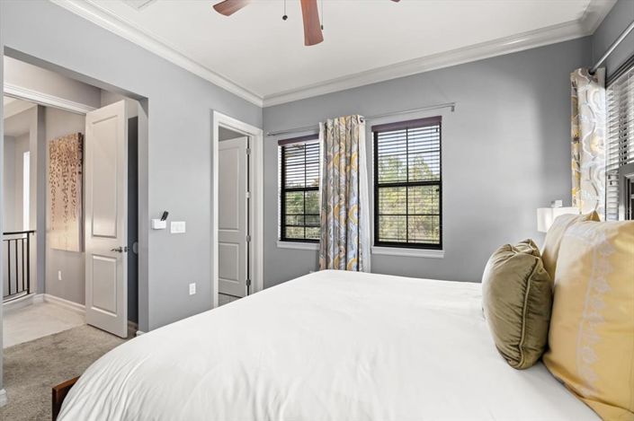 Image No.34-8 Bed Property for sale