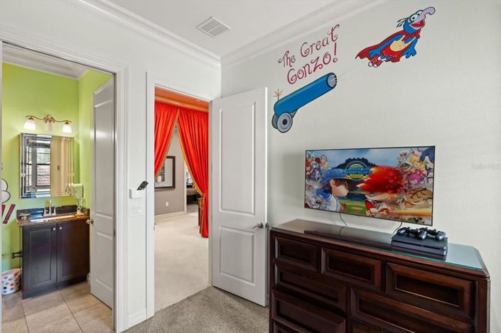 Image No.42-8 Bed Property for sale