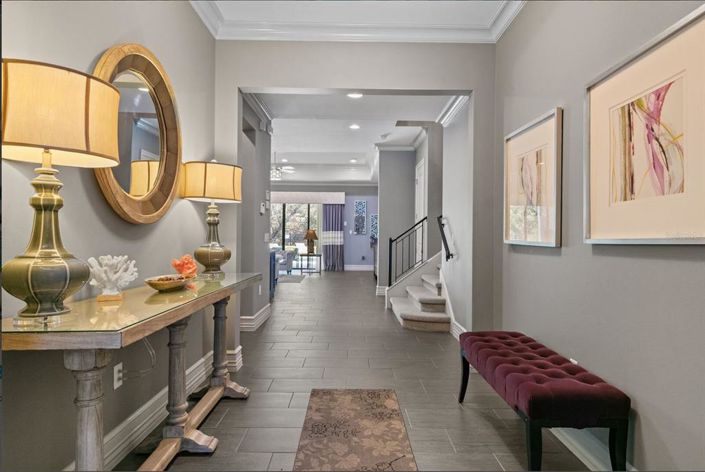 Image No.5-8 Bed Property for sale