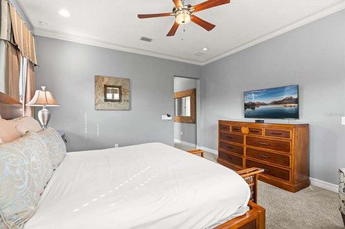 Image No.50-8 Bed Property for sale