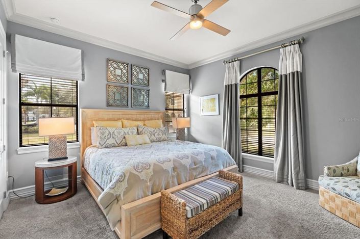 Image No.56-8 Bed Property for sale