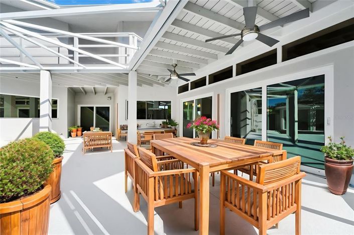 Image No.24-4 Bed Property for sale