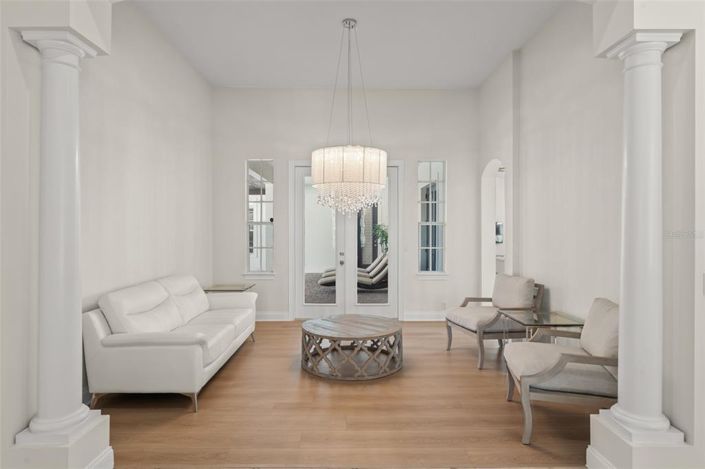 Image No.10-4 Bed Property for sale