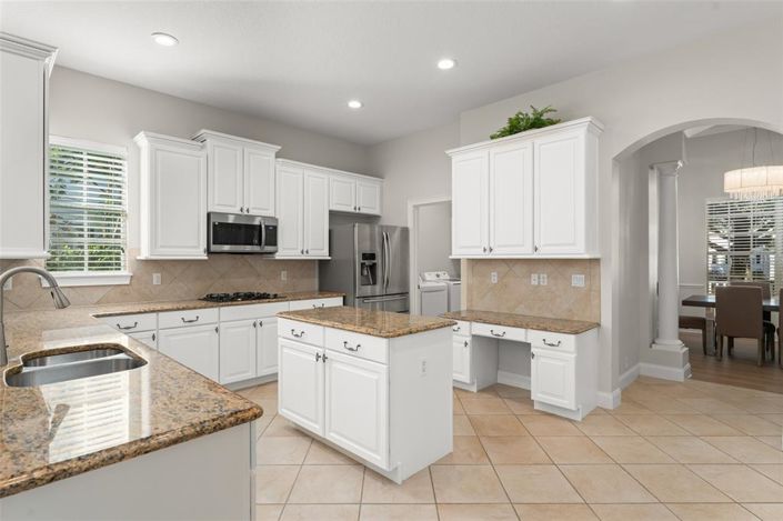 Image No.14-4 Bed Property for sale