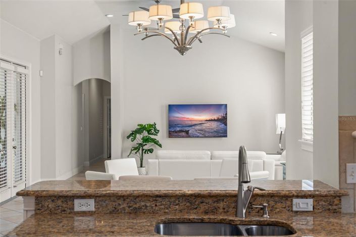 Image No.17-4 Bed Property for sale