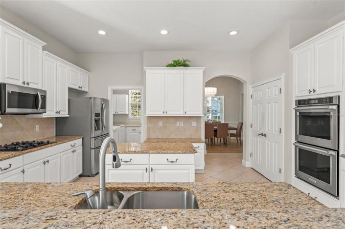 Image No.19-4 Bed Property for sale